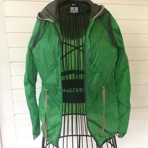 NWT Women’s Nike Running Jacket Green Gyakusou